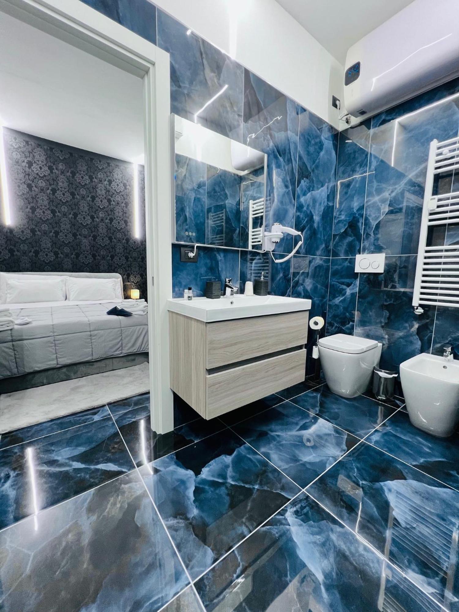 Bed and Breakfast Seven Nights Болонья Экстерьер фото