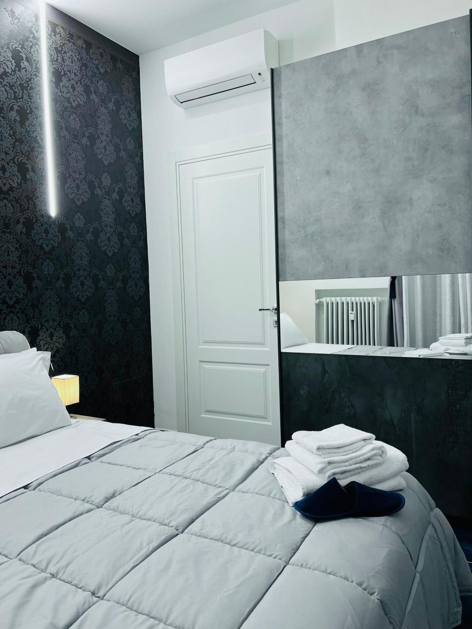 Bed and Breakfast Seven Nights Болонья Экстерьер фото