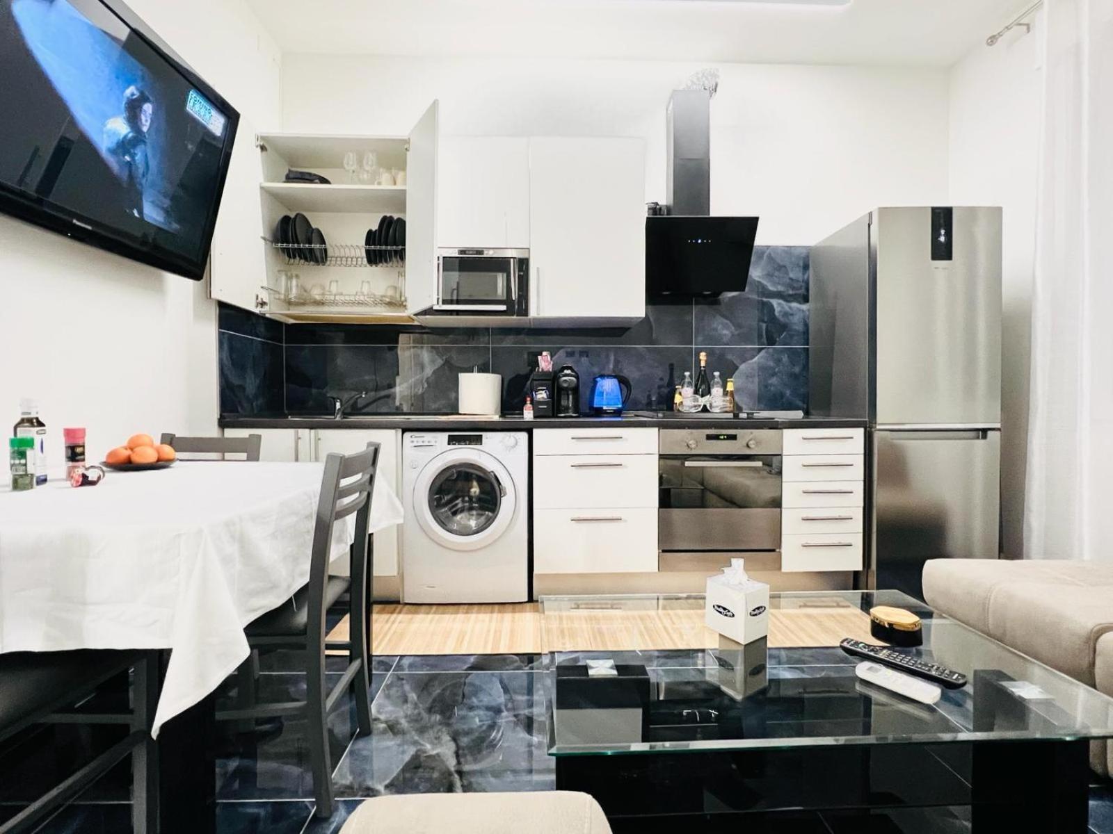Bed and Breakfast Seven Nights Болонья Экстерьер фото