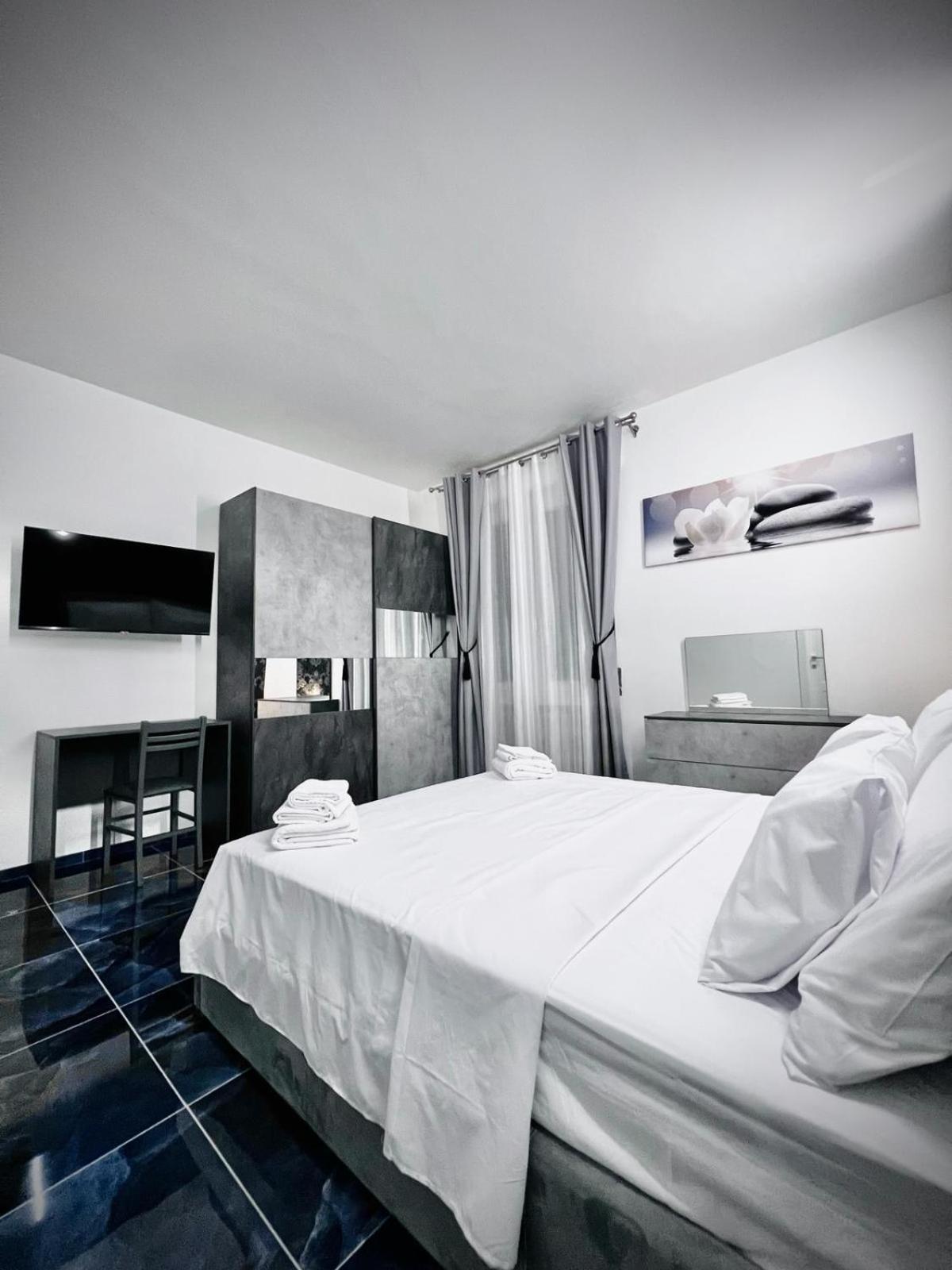 Bed and Breakfast Seven Nights Болонья Экстерьер фото