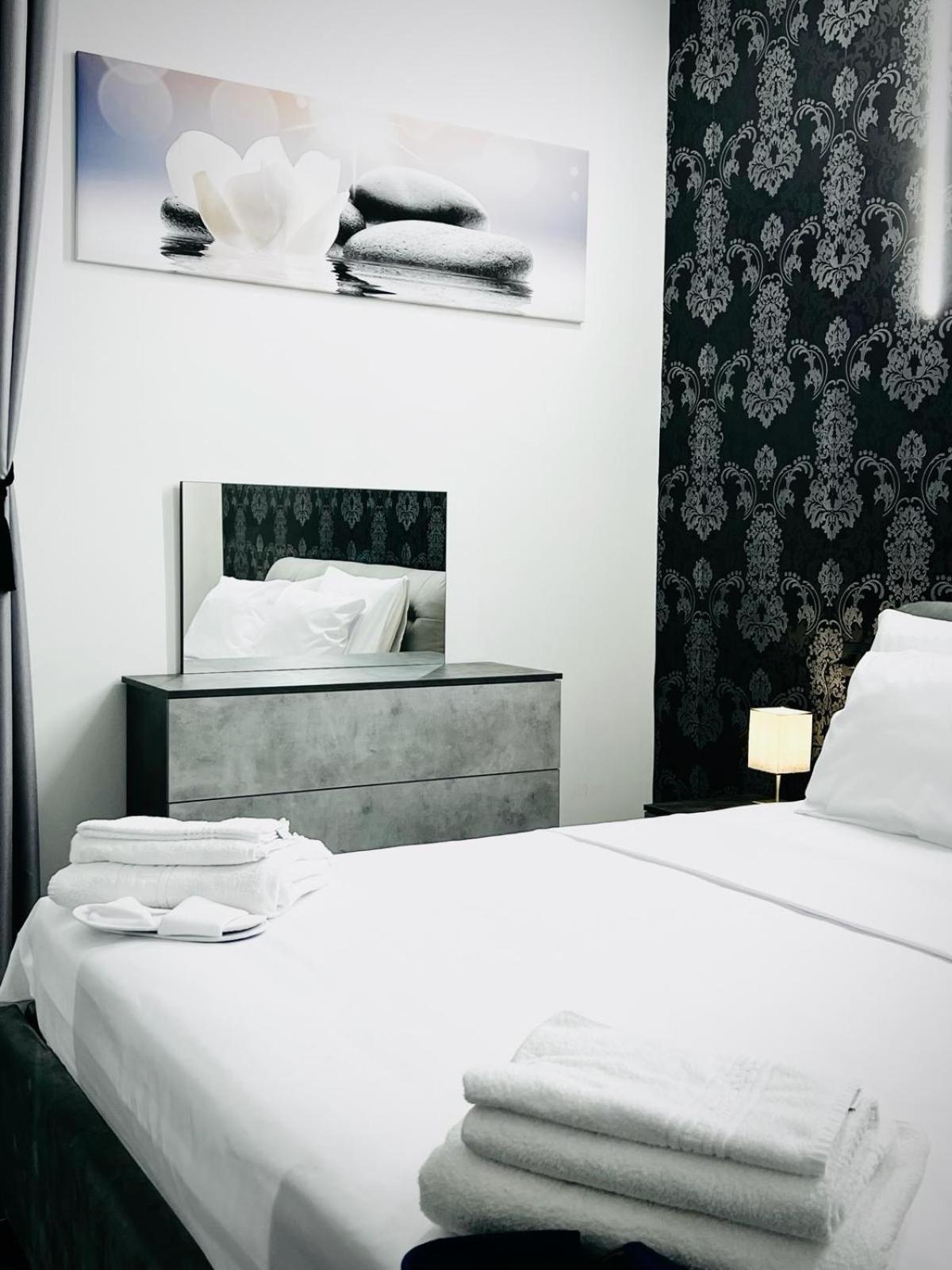 Bed and Breakfast Seven Nights Болонья Экстерьер фото