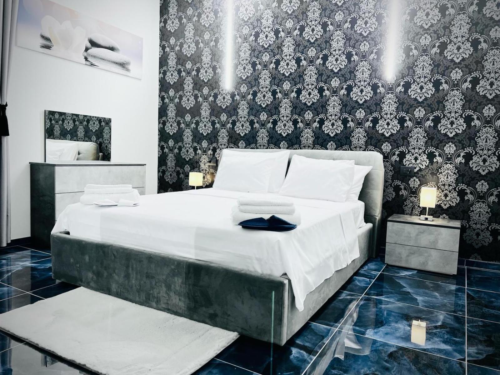 Bed and Breakfast Seven Nights Болонья Экстерьер фото